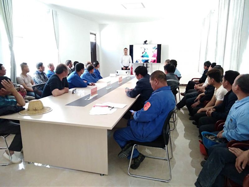 
				   
					黃河同力鹿角嶺礦山舉行滑塌、消防事故應急救援演練
				 